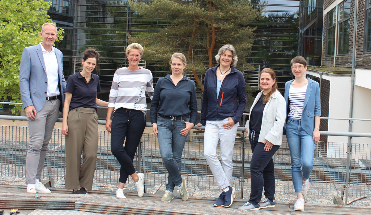 v.l. Stefanie Legrand, Antje Dieckmann, Franziska Jackisch, Henning Fahrendholz, Sandra Bekurs, Eva-Maria Conrad